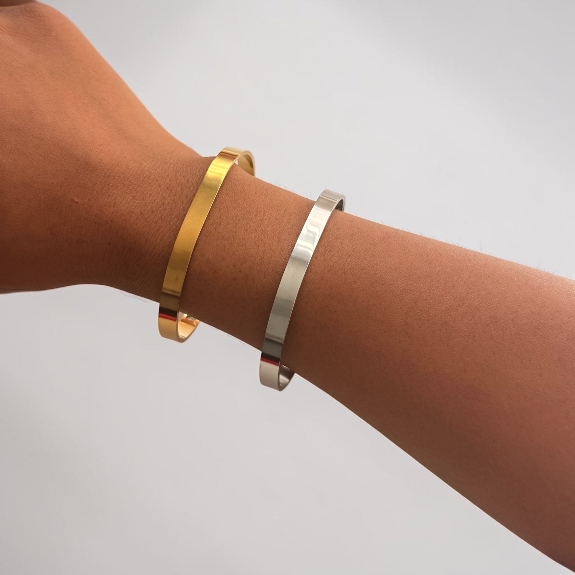 Bracelets twins